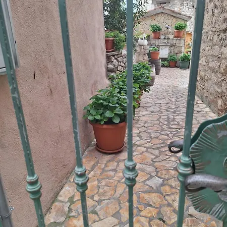 Manono 2 سبليت
