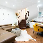 Apartment Old Town Manono
